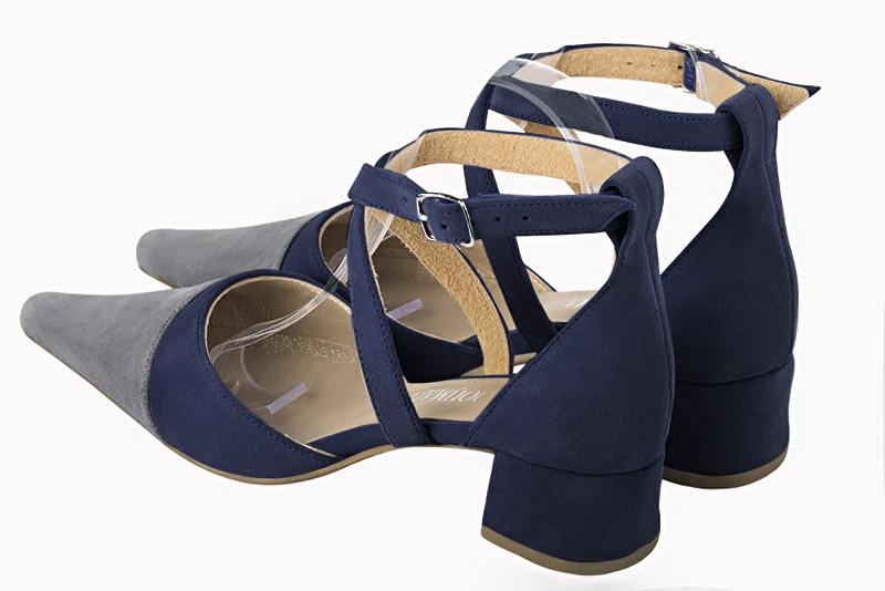 Dove grey and navy blue women's open side shoes, with crossed straps. Pointed toe. Low flare heels. Rear view - Florence KOOIJMAN